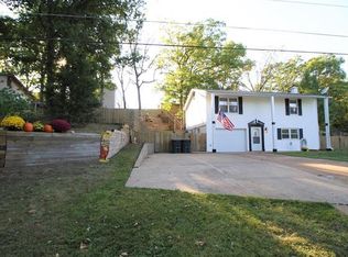 1825 West Dr, High Ridge, MO 63049