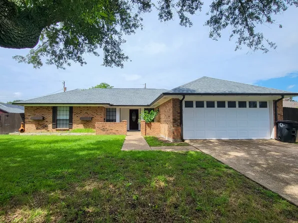 1004 Hyde Park Blvd, Cleburne, TX 76033