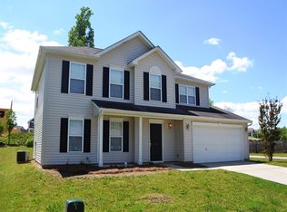 15 Garfield Ln, Simpsonville, SC 29681