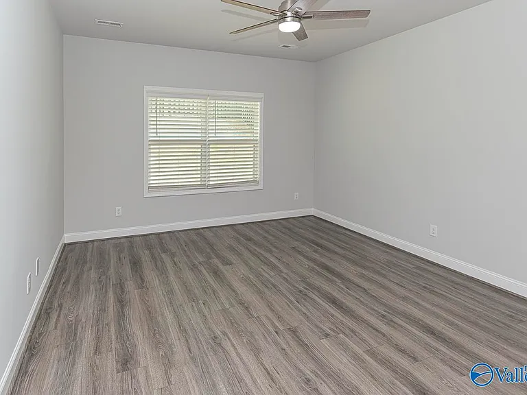 125 River Springs Ct — Photo 12