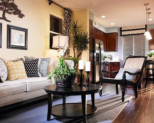 2nd image of 695 Arcadia Pl