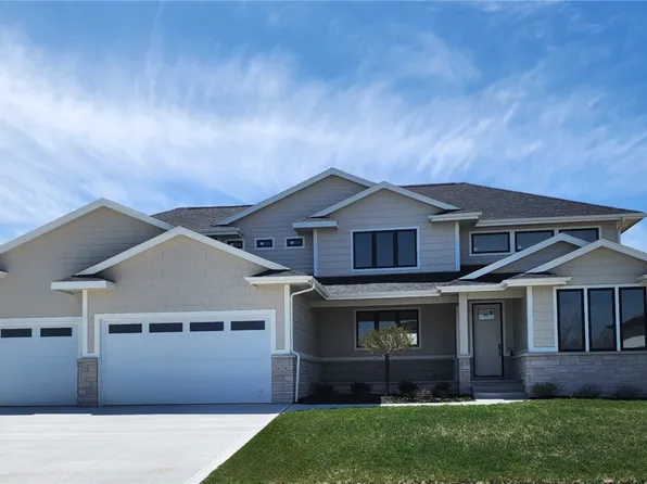 4708 162nd St, Urbandale, IA 50323