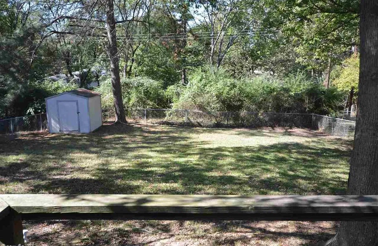 3 bed, 1.5 bath, 1026 sqft, $1,200 — Photo 3