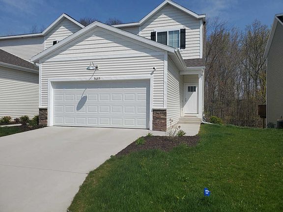 2nd image of 3685 Merriville Ct SE