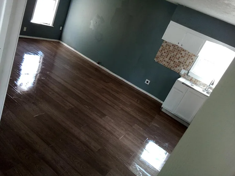 305 SW Summit Ave — Photo 4