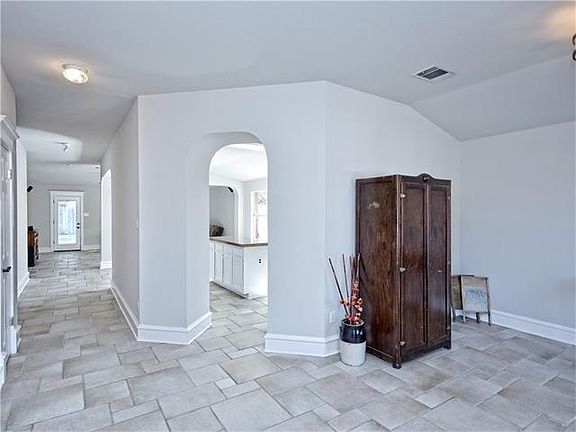 5th image of 1210 Wood Creek Dr
