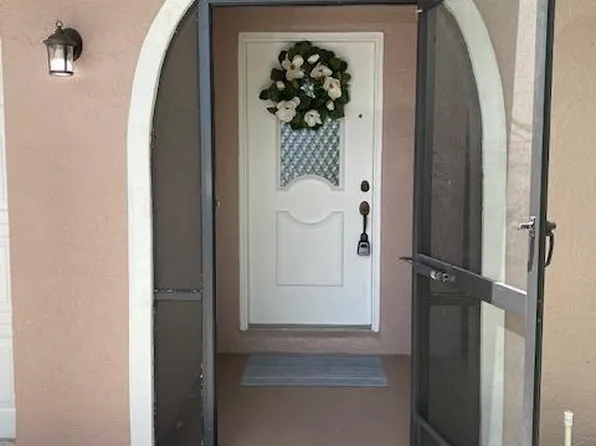 697 107th Ave N Unit A, Naples, FL 34108