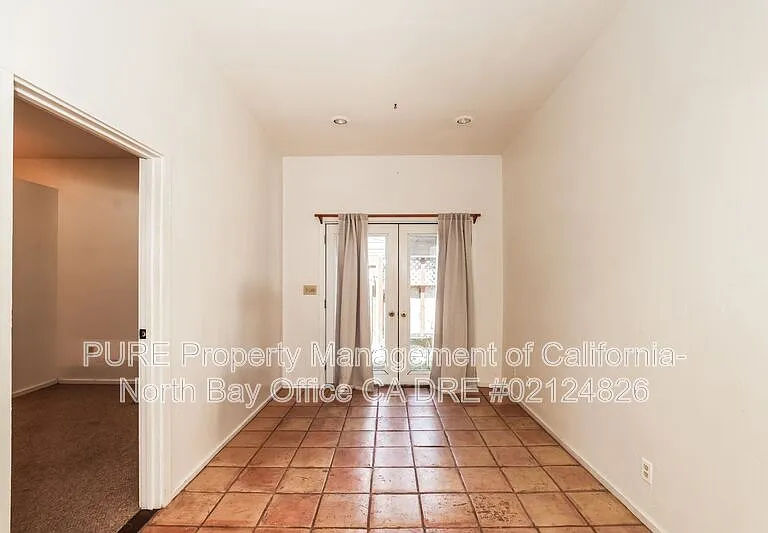 201 Meadowlark Ln #S — Photo 3