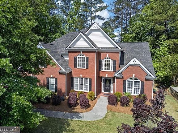 3rd image of 1011 Chestnut Creek Dr