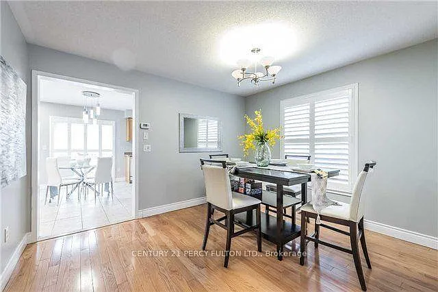 3 bed, $3,000 — Photo 2