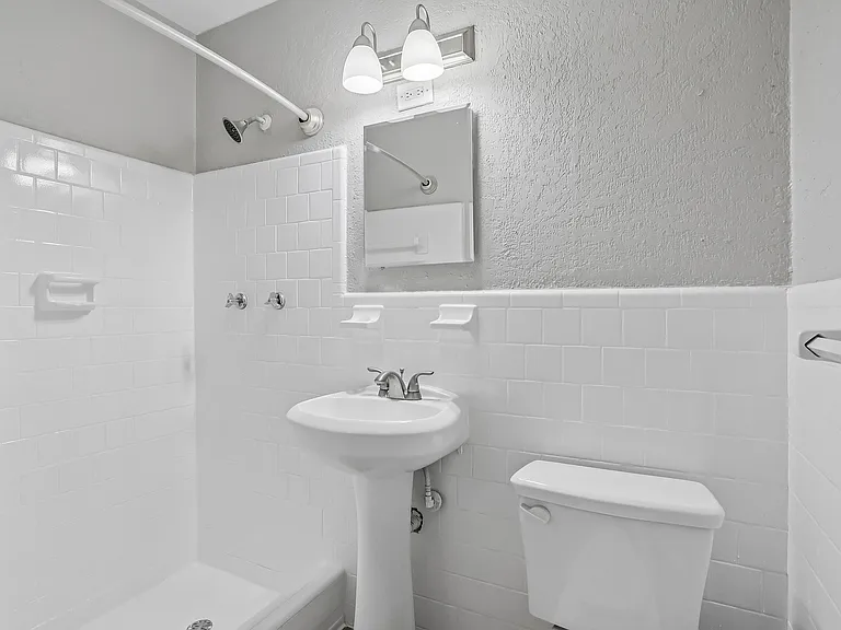 ReNew Chastain — Photo 38