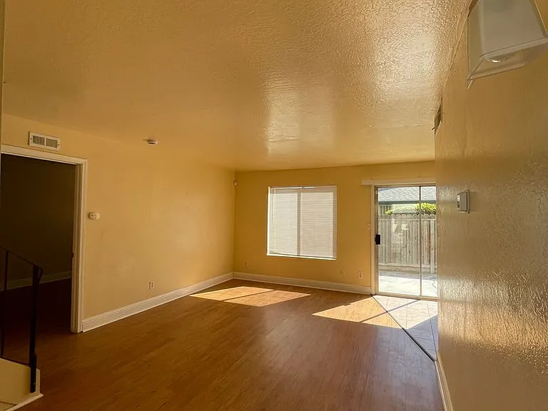 4909 N Winery Cir #101 — Photo 3