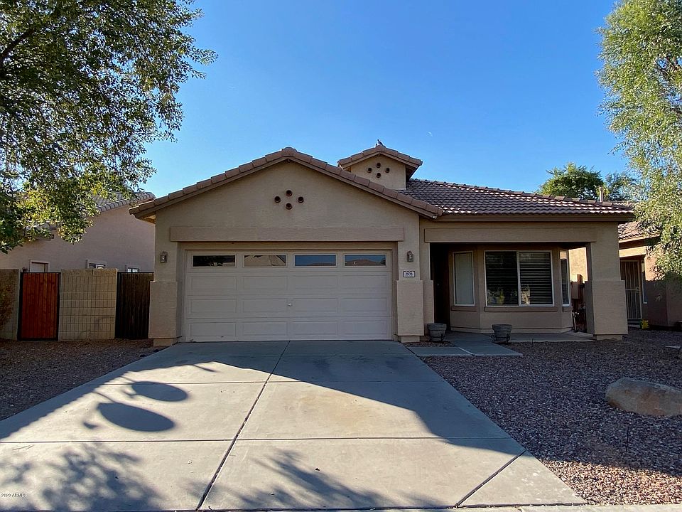 1st image of 806 S 124th Ave