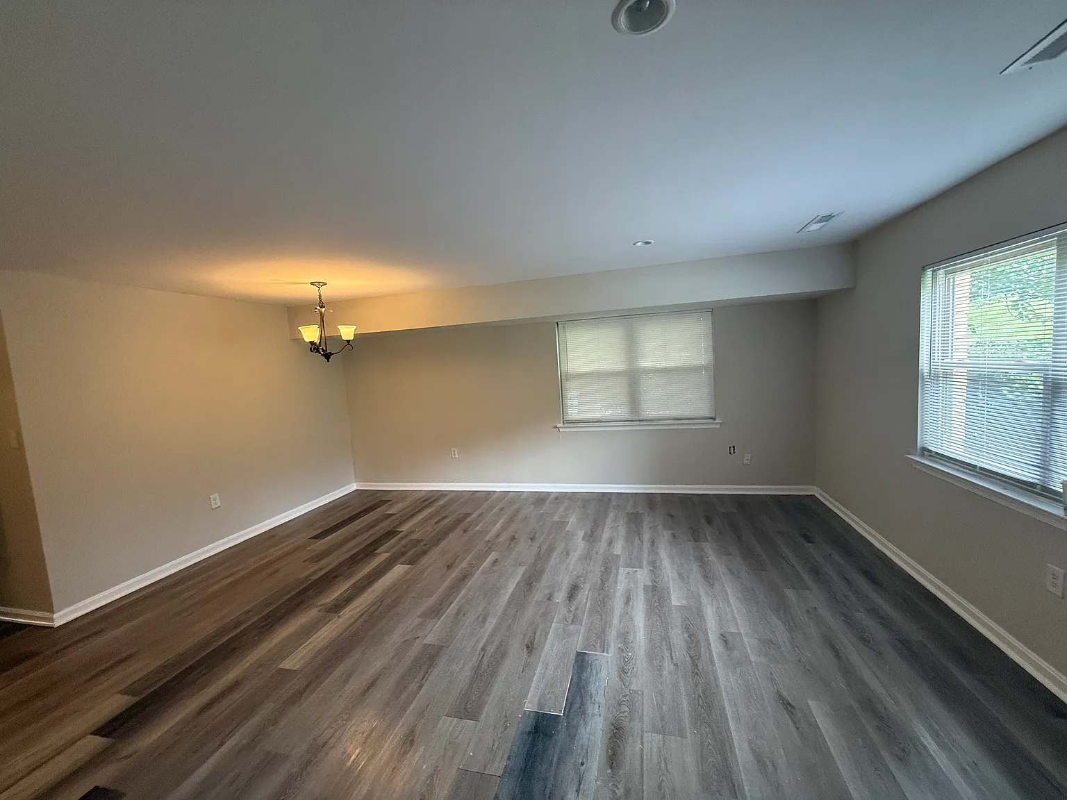 2 bed, 1068 sqft, $2,100 — Photo 4