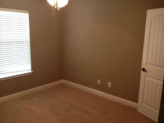 5th image of 3015 Lake Side Dr