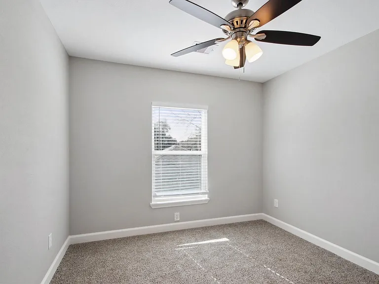 1127 Cascade Creek Dr — Photo 11