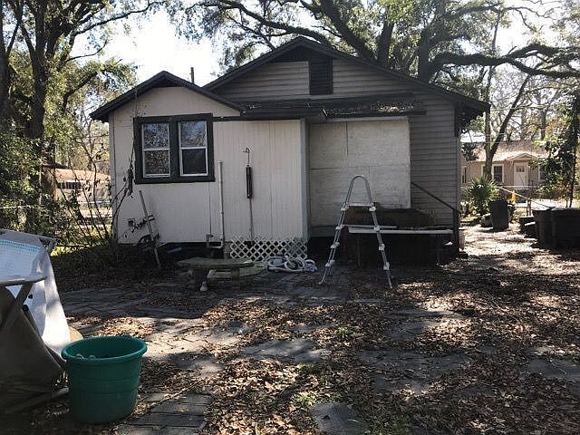 2nd image of 3233 Hunt St