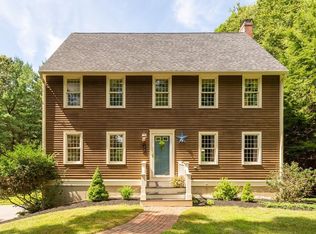 21 Elizabeth St, Amesbury, MA 01913