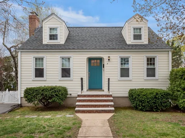 7 Unicorn Ave, Stoneham, MA 02180