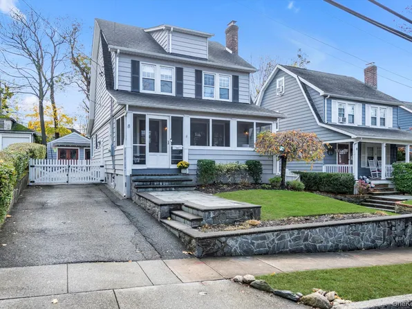 8 Fairview Avenue, Port Washington, NY 11050