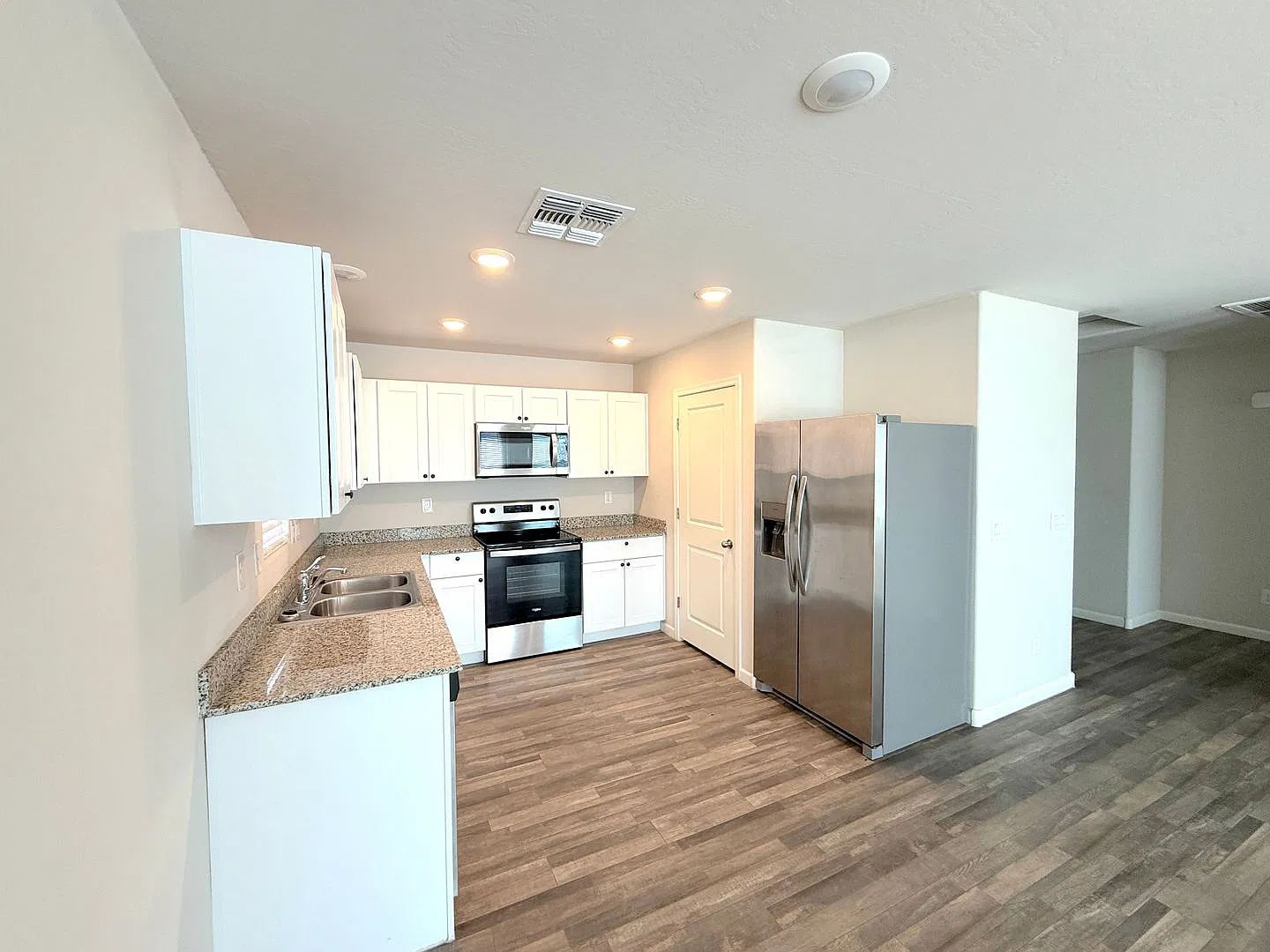 Back-To-School Special! Almost New 3 Br 2 Ba 2 Cg Home In Picacho Crossing In Coolidge — Photo 4