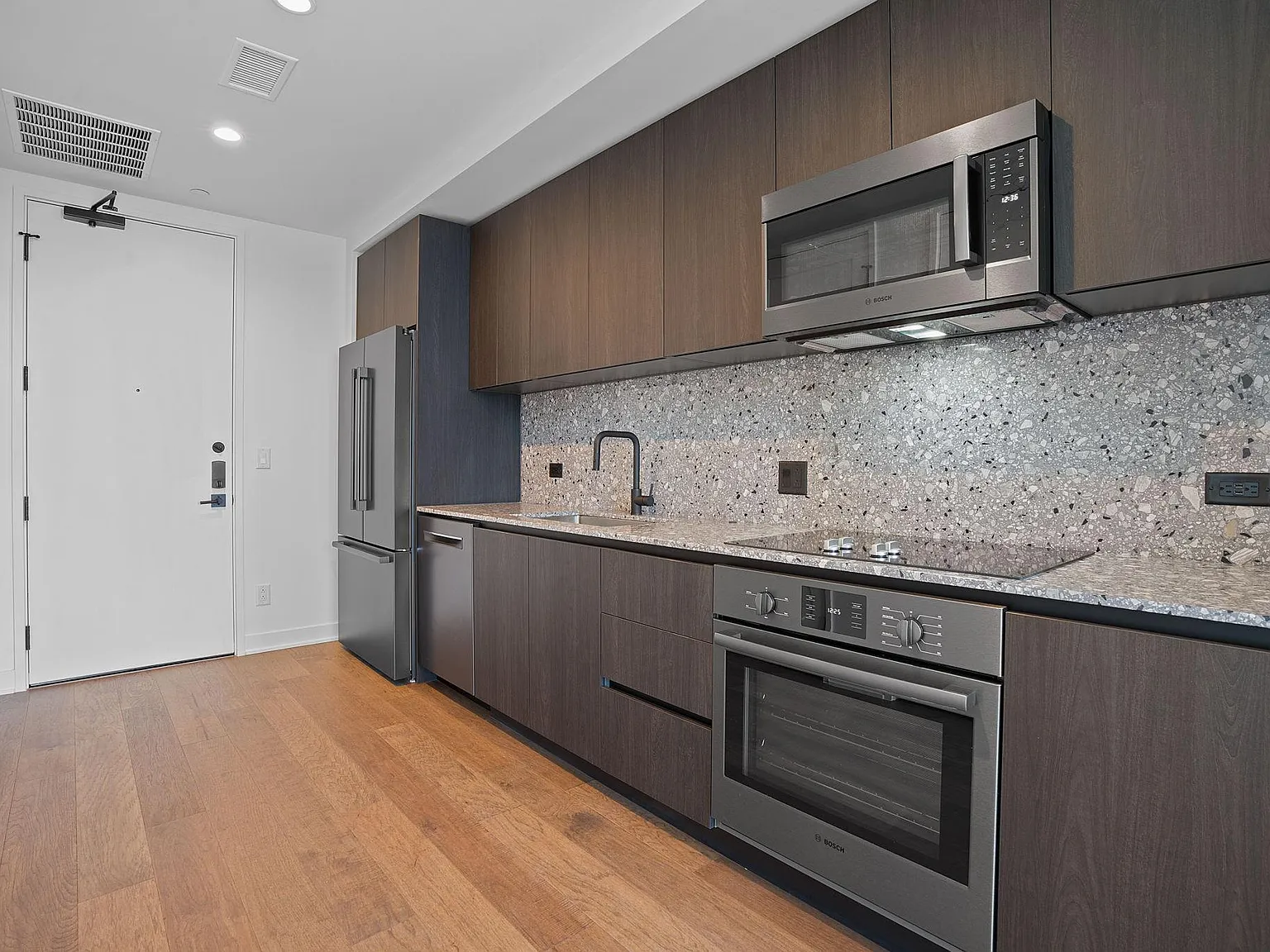 1 bed, 1.0 bath, 667 sqft, $2,900 — Photo 3
