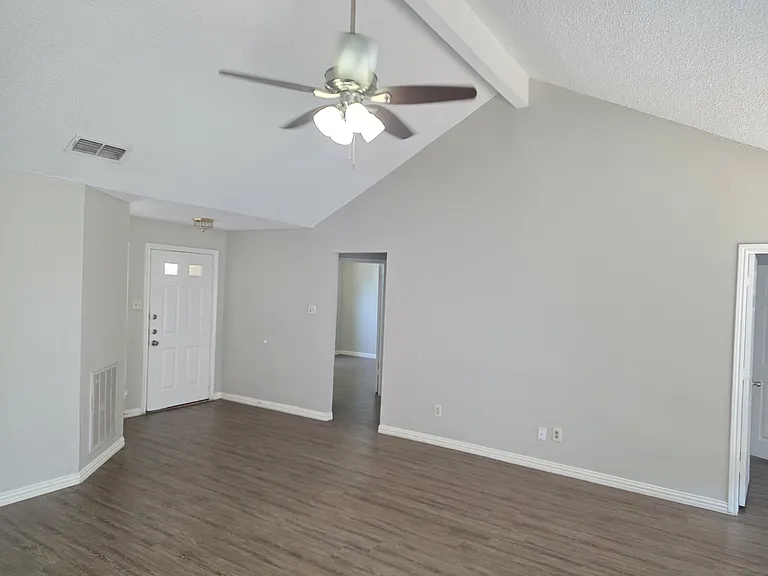 4735 Hollow Tree Dr — Photo 6