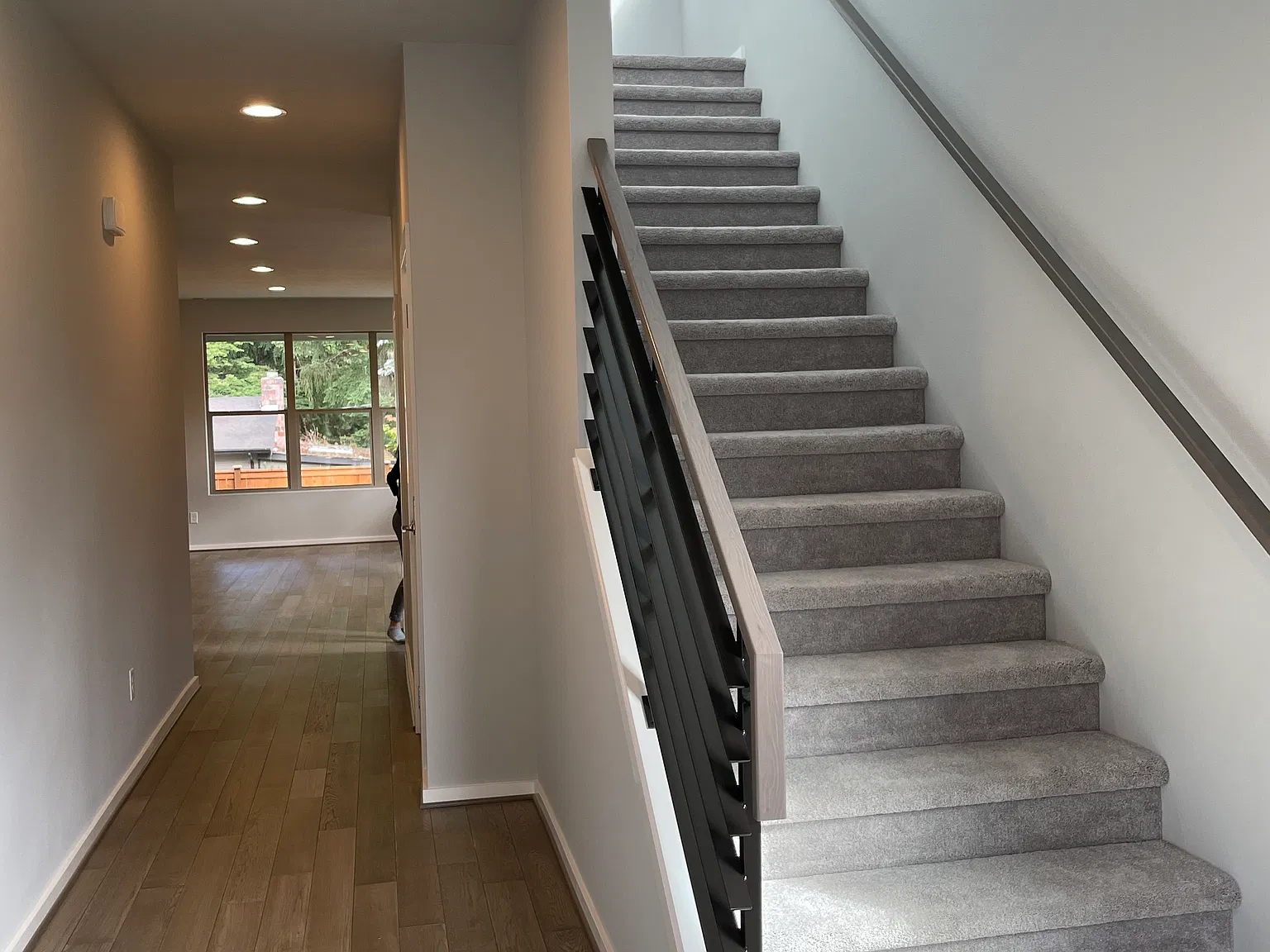5 bed, 2726 sqft, $4,200 — Photo 3