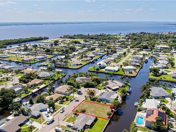 4425 N Gulf Cir, North Fort Myers, FL 33903