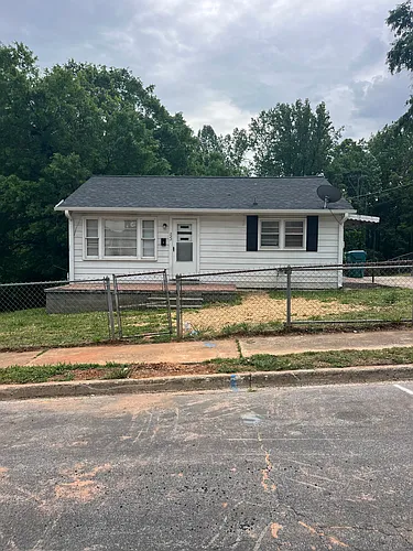 322 Sycamore St Photo 1