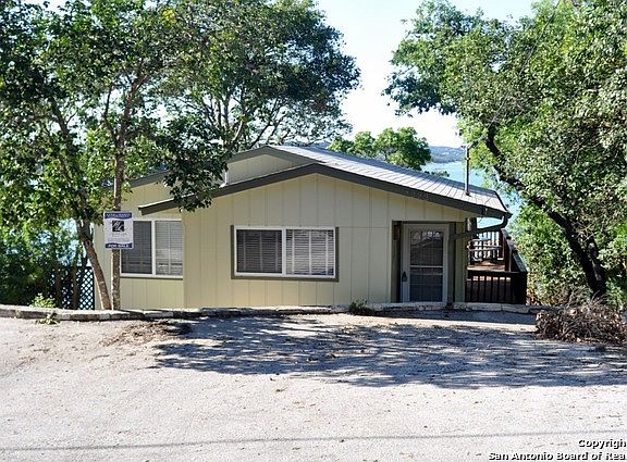 3rd image of 323 Private Road 2610