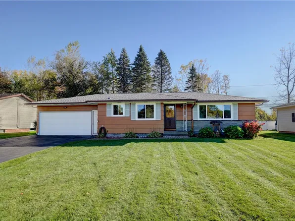 65 Kennedy Cir, Rochester, NY 14609