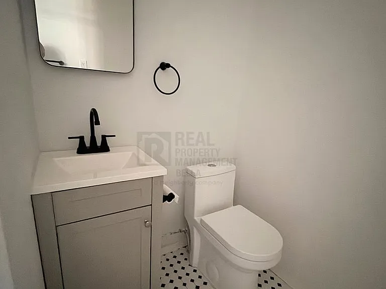 West Limited Ave- Taylor — Photo 15