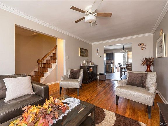 4th image of 2515 Eastchester Road