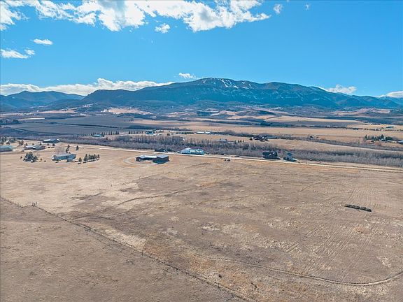 5th image of 32 Red Lodge Creek Rd