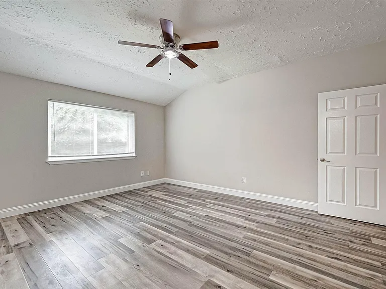 6802 Glenray Dr — Photo 22