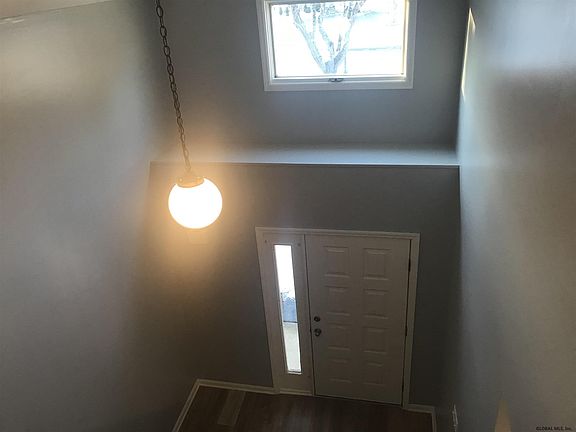 2nd image of 48 Tompion Ln