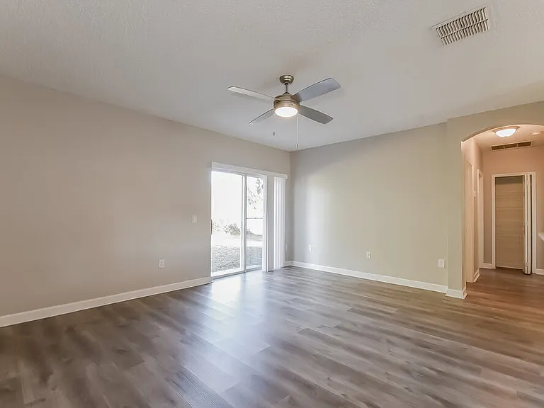 627 Cotulla Dr — Photo 3