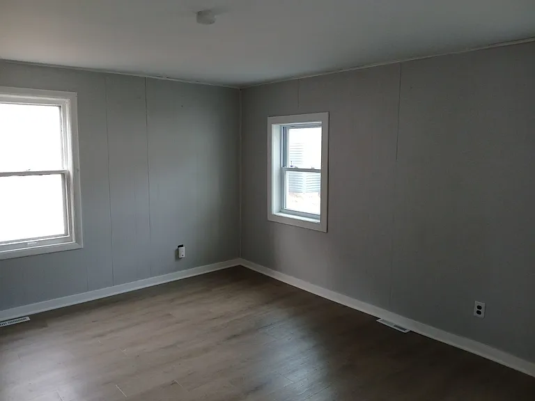 3320 E 31st St — Photo 23