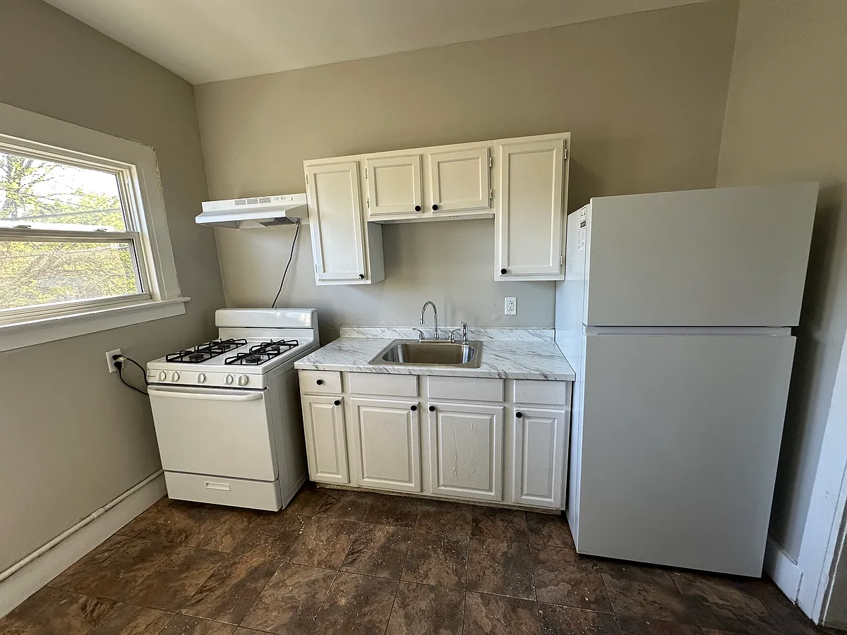 Building Photo - 268 Sherman Ave #4A