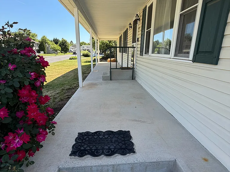 18 Hughes Ave — Photo 9
