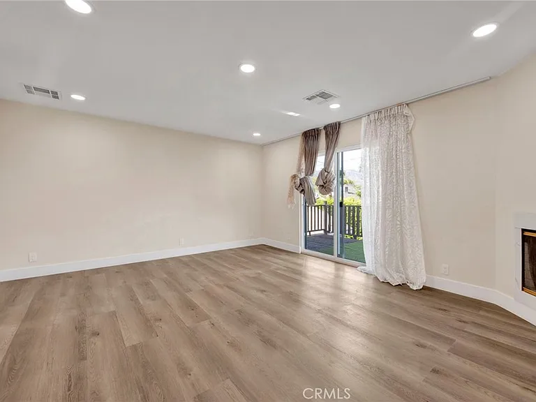 1432 N Catalina St — Photo 25