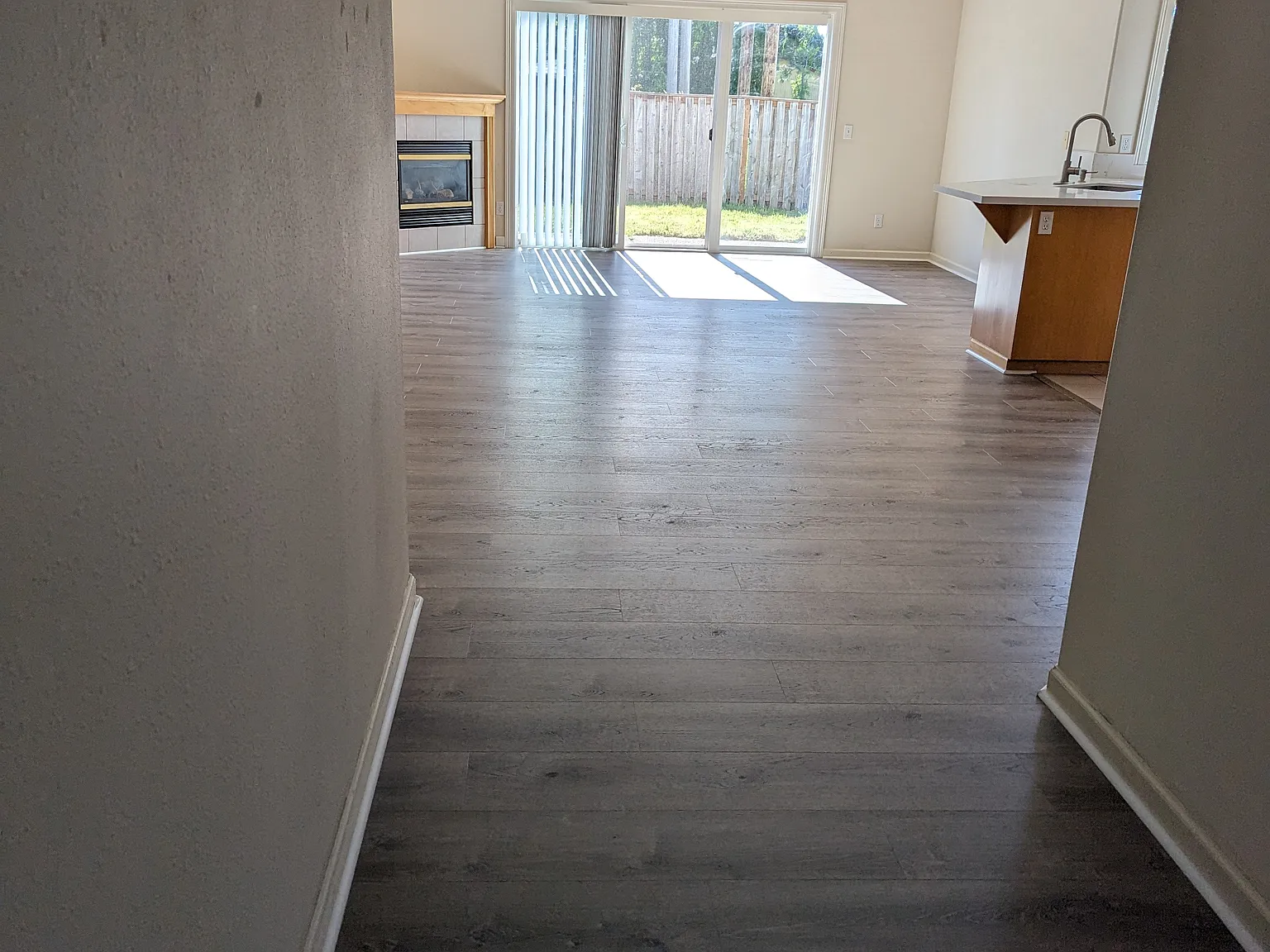 3 bed, 2.5 bath, 1747 sqft, $2,525 — Photo 2