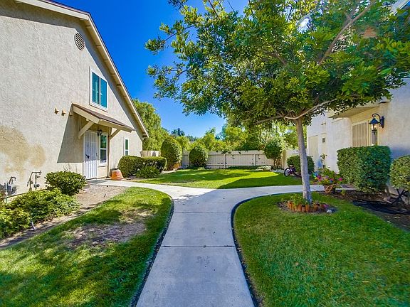 2nd image of 1537 Manzana Way