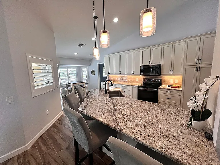 3 bed, 1700 sqft, $6,000 — Photo 3