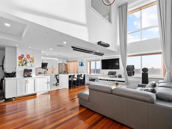 43-18 Main Street image 1 of 40