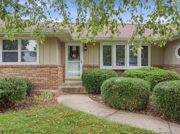 110 Naden Ct, Yorkville, IL 60560