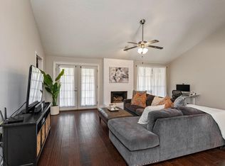 12806 Suffolk Chase Ln, Houston, TX 77077