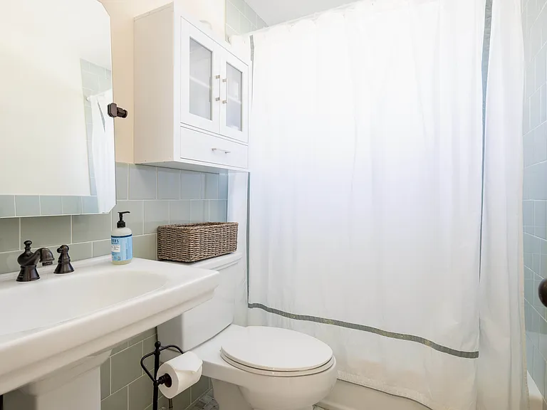 1600 Westview Dr — Photo 20