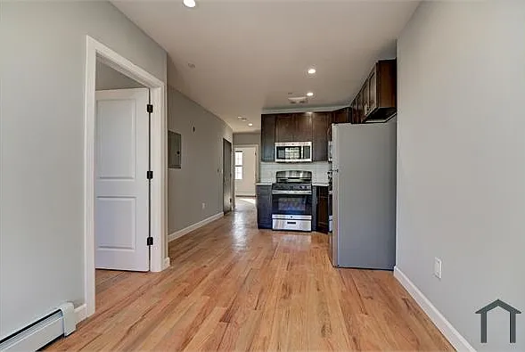 52 Yonkers Ave #3